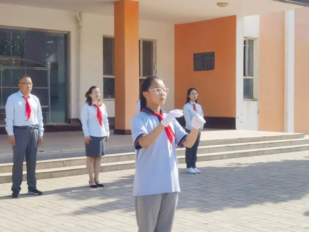 汇仟小学2024年“红领巾爱祖国”一年级新队员入队仪式 第43张 汇仟小学2024年“红领巾爱祖国”一年级新队员入队仪式 第43张