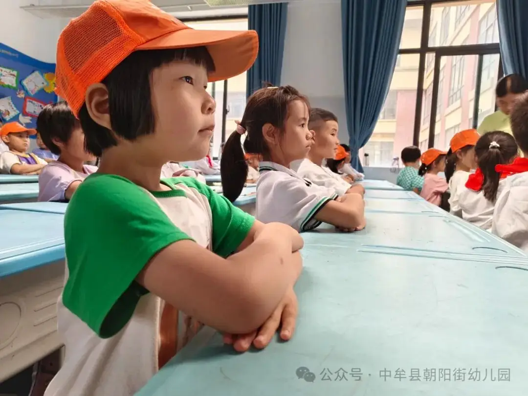 小学“慧”感知,衔接育成长——中牟县朝阳街幼儿园参观小学活动 第39张 小学“慧”感知,衔接育成长——中牟县朝阳街幼儿园参观小学活动 第39张