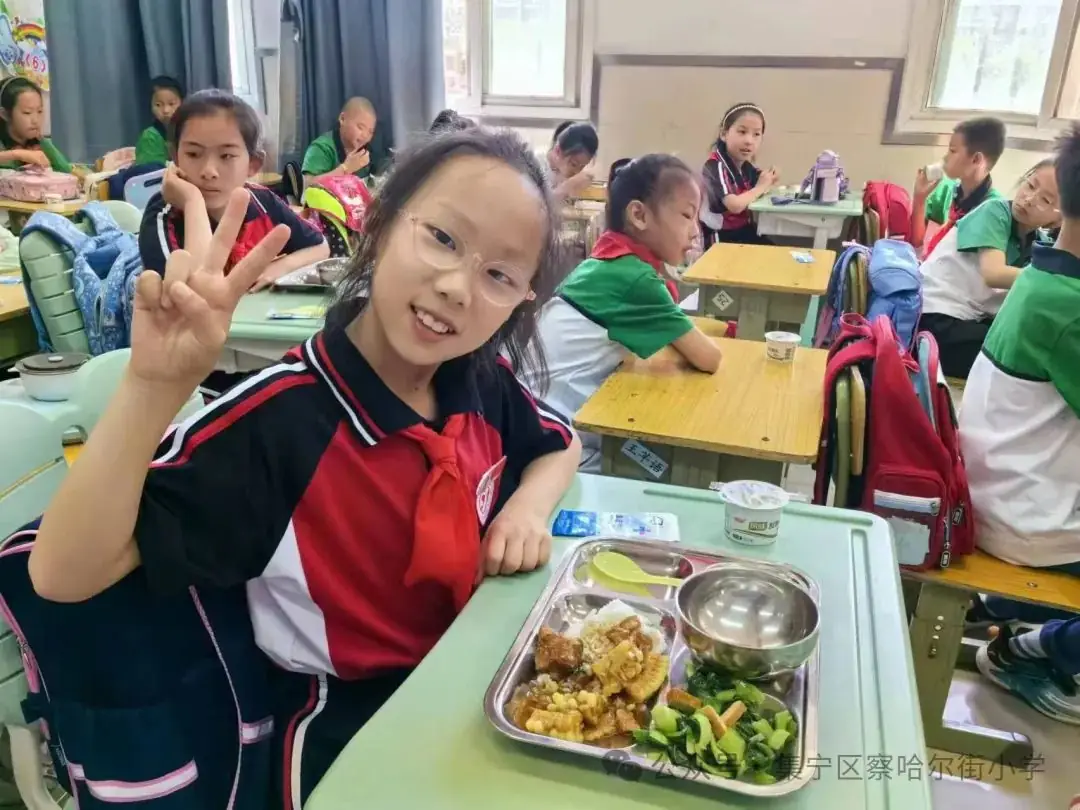 【京蒙交流】集宁区察哈尔街小学师生赴北京市朝阳区芳草地国际学校双花园校区学习交流 第26张 【京蒙交流】集宁区察哈尔街小学师生赴北京市朝阳区芳草地国际学校双花园校区学习交流 第26张