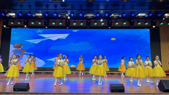 童心向祖国·强国好少年——睢阳区胜利小学庆“六一”文艺汇演(三年级篇)-第11张图片-四季读书网