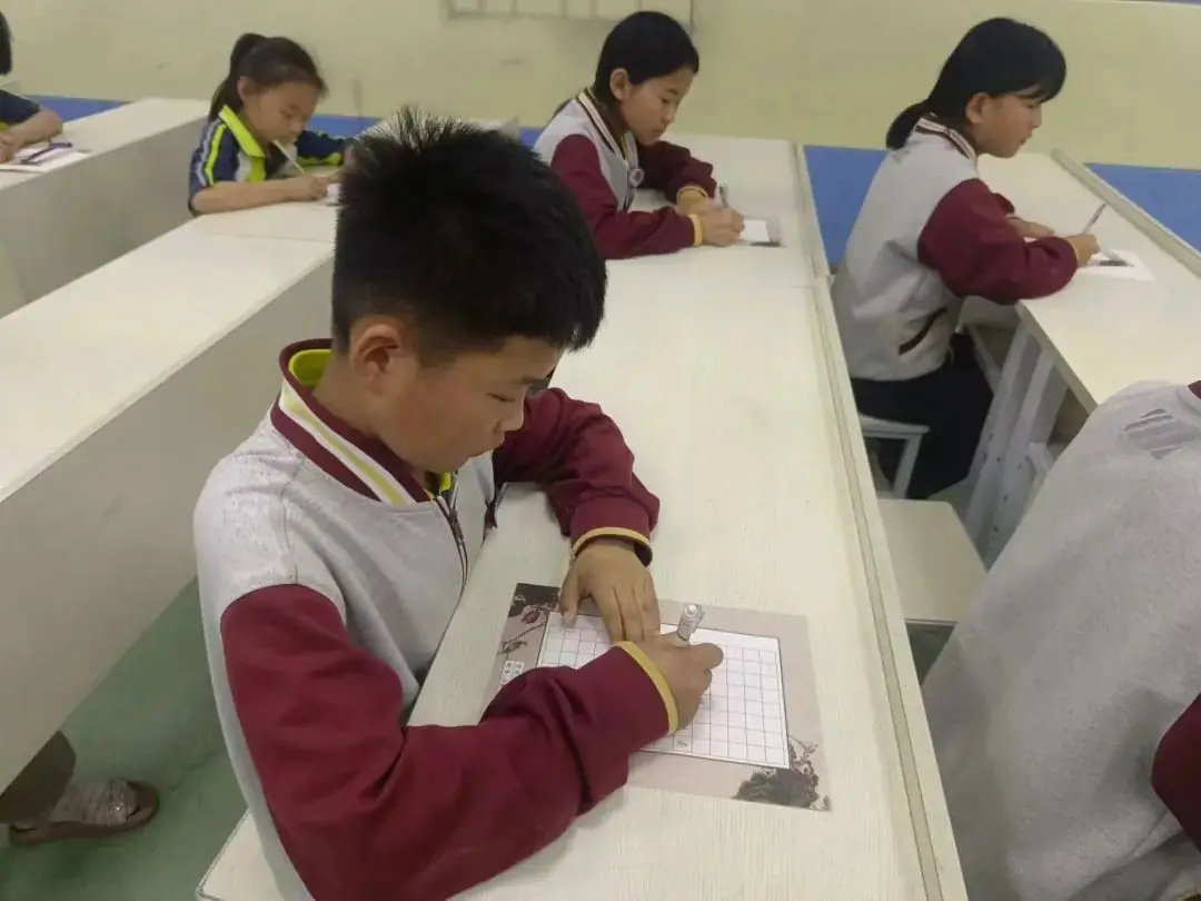 【品纸上芳华,展笔尖之美】大桥镇中心小学学生书法比赛 第4张 【品纸上芳华,展笔尖之美】大桥镇中心小学学生书法比赛 第4张