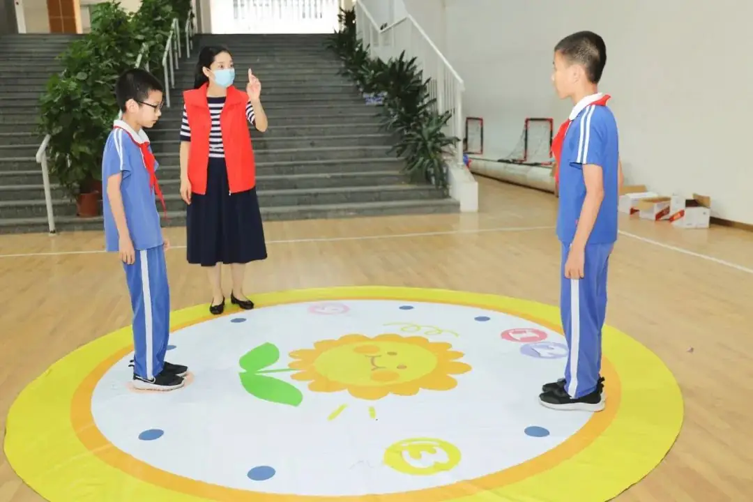 莲花山下好大一节数学课:新莲小学“空中农场的几何美学”课程长卷 第34张 莲花山下好大一节数学课:新莲小学“空中农场的几何美学”课程长卷 第34张