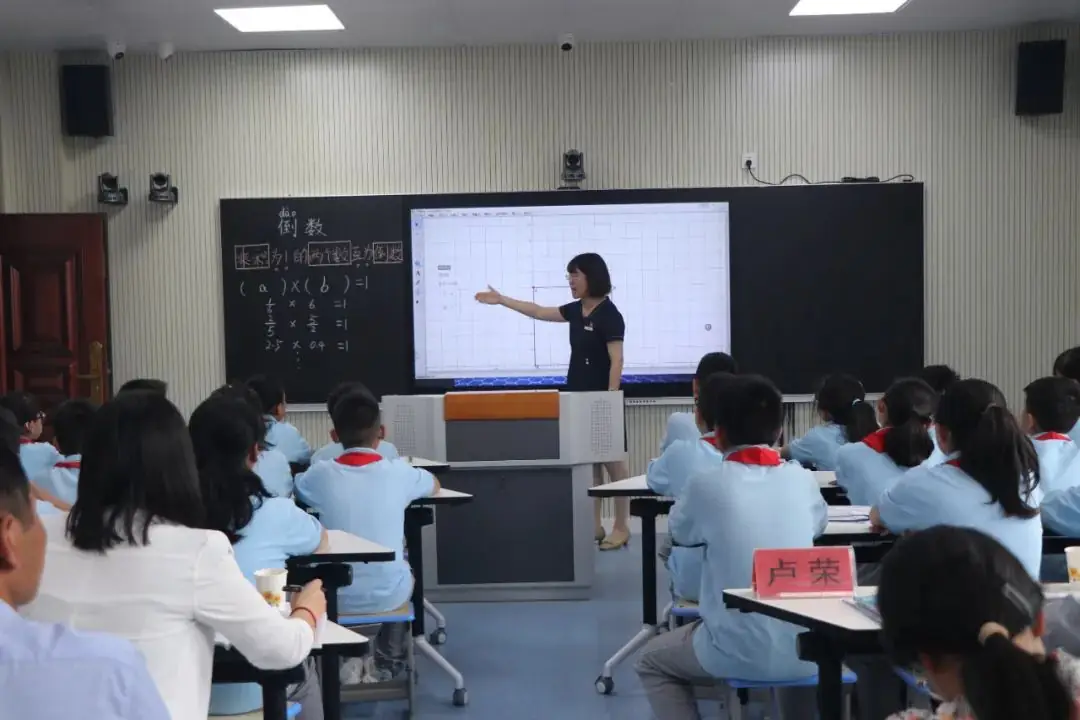 【大雁塔小学教育集团・送教篇】石华分校“名校+”共同体——洛南县第二小学送教送培交流活动 第17张 【大雁塔小学教育集团・送教篇】石华分校“名校+”共同体——洛南县第二小学送教送培交流活动 第17张
