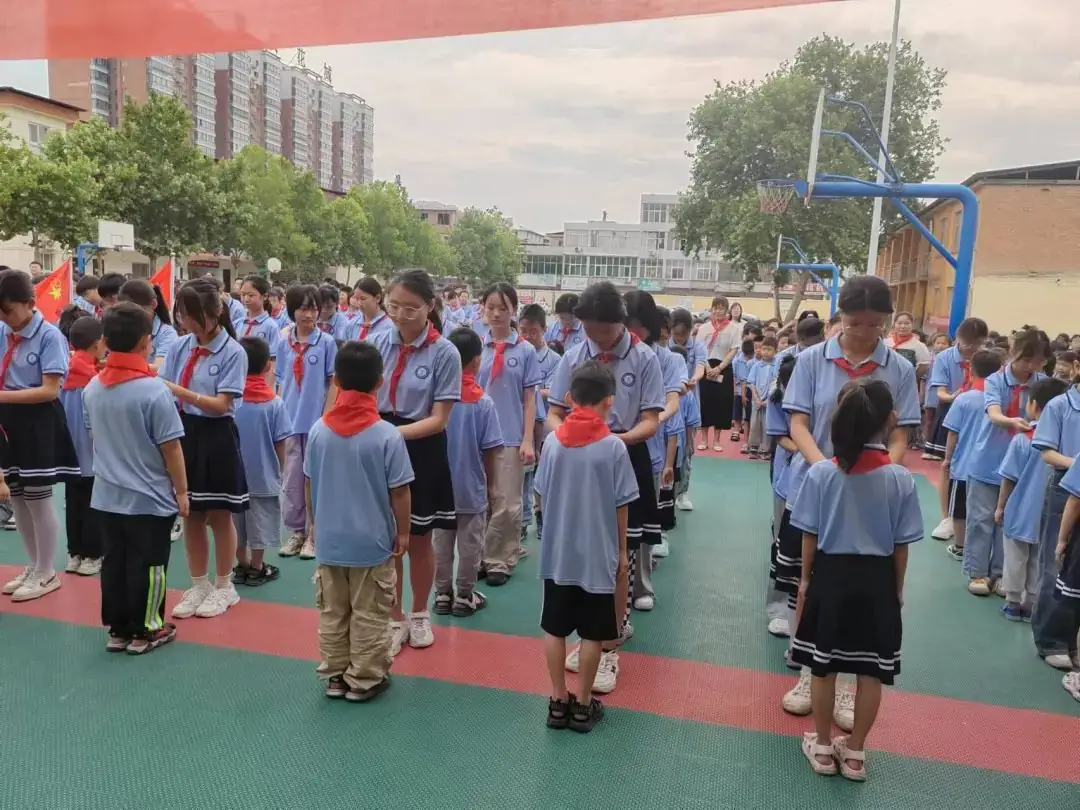 红领巾 爱祖国----锦屏镇中心小学迎“六一”新队员入队仪式 第11张 红领巾 爱祖国----锦屏镇中心小学迎“六一”新队员入队仪式 第11张