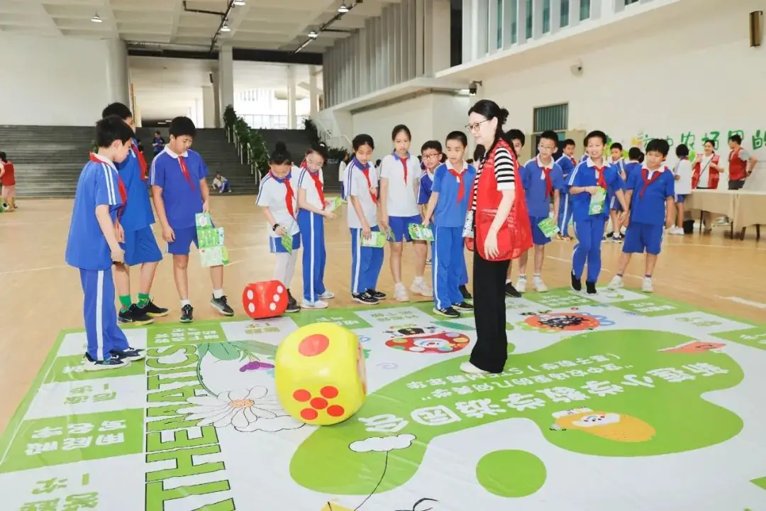 莲花山下好大一节数学课:新莲小学“空中农场的几何美学”课程长卷 第33张 莲花山下好大一节数学课:新莲小学“空中农场的几何美学”课程长卷 第33张