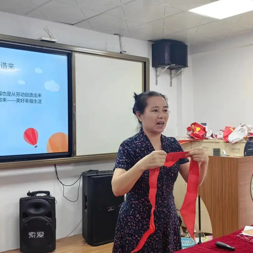 【金湾区第一小学教育集团】匠心润童心·传承育未来—连湾小学劳模进校园宣讲活动 第15张 【金湾区第一小学教育集团】匠心润童心·传承育未来—连湾小学劳模进校园宣讲活动 第15张