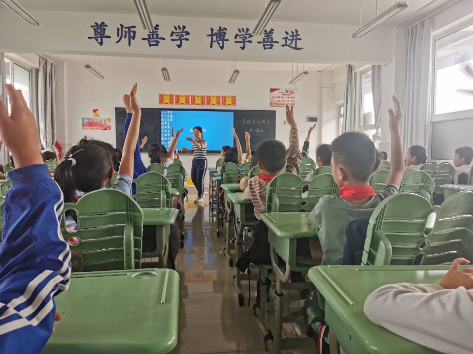 校园安全伴你行|市载道小学:着力上好安全教育“三堂课” 筑牢校园安全防线-第8张图片-四季读书网 校园安全伴你行|市载道小学:着力上好安全教育“三堂课” 筑牢校园安全防线-第8张图片-四季读书网