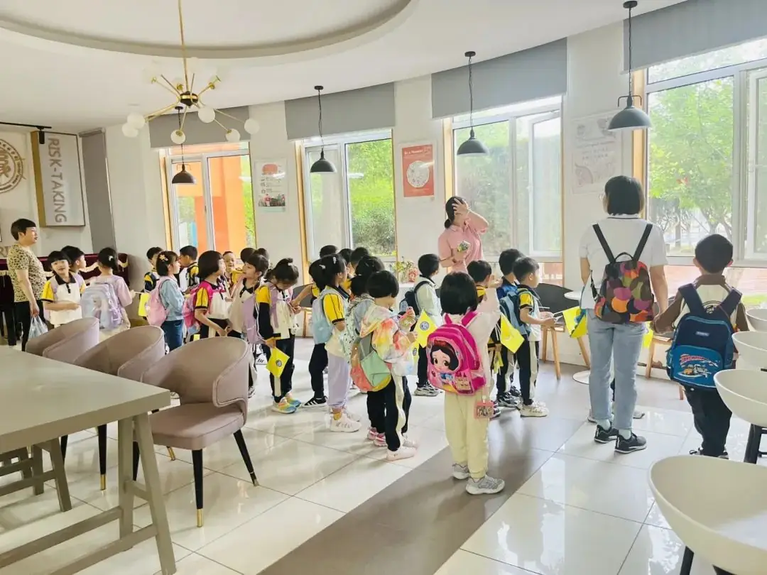你好,小学——大班幼儿参观小学活动 第13张