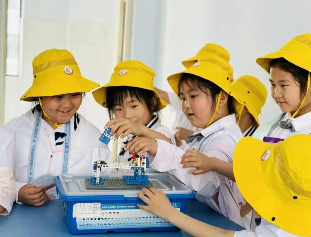 【园所动态】出发吧,“趣”小学——九曲街道中心幼儿园大班幼小衔接系列活动(三) 第20张 【园所动态】出发吧,“趣”小学——九曲街道中心幼儿园大班幼小衔接系列活动(三) 第20张