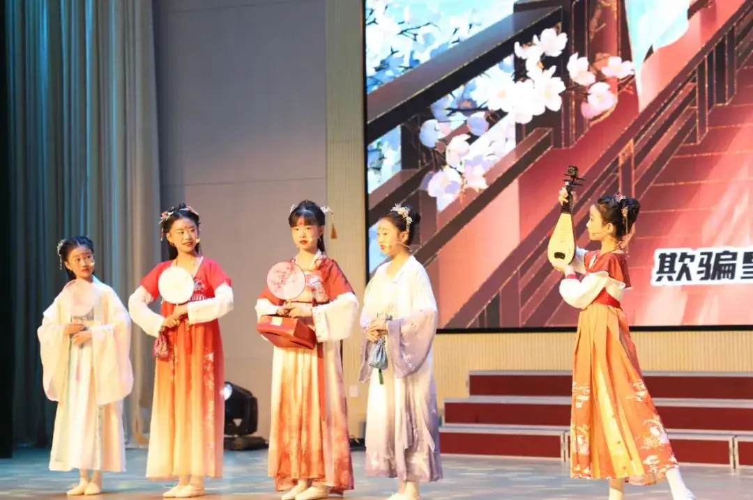 【友谊路小学 情感德育】老少共抒爱国情 同心奋进新征程——友谊路小学承办如东县关工委主题教育现场推进会 第13张 【友谊路小学 情感德育】老少共抒爱国情 同心奋进新征程——友谊路小学承办如东县关工委主题教育现场推进会 第13张