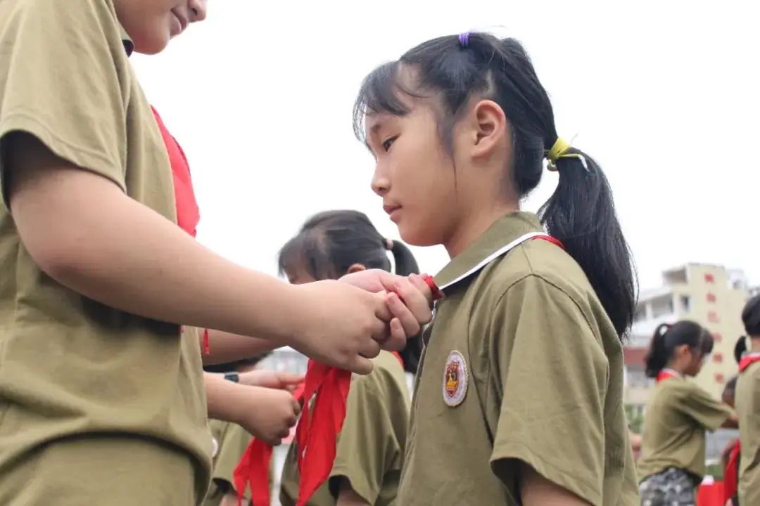 石城县第五小学“红领巾 爱祖国”新队员分批入队仪式 第26张 石城县第五小学“红领巾 爱祖国”新队员分批入队仪式 第26张