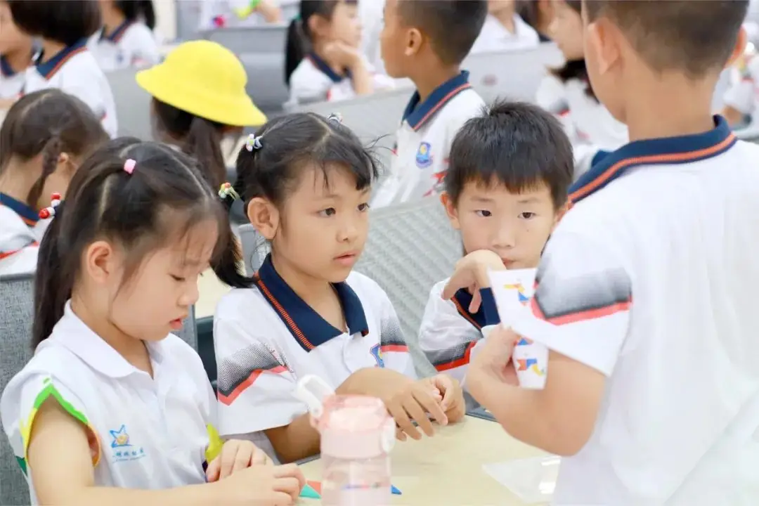 幼小衔接|“初遇小学,快乐启程”大班级幼儿走进小学活动 第23张 幼小衔接|“初遇小学,快乐启程”大班级幼儿走进小学活动 第23张