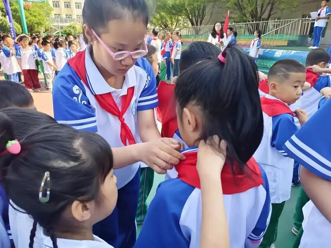 “红领巾爱祖国”新惠第六小学2023级新队员入队仪式 第28张 “红领巾爱祖国”新惠第六小学2023级新队员入队仪式 第28张