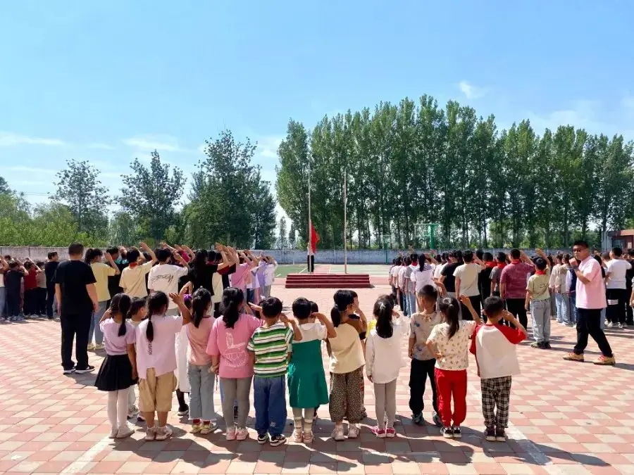 幼小衔接|初探小学 礼遇成长——大孟庄镇第二幼儿园幼小衔接活动之小学初体验 第15张 幼小衔接|初探小学 礼遇成长——大孟庄镇第二幼儿园幼小衔接活动之小学初体验 第15张