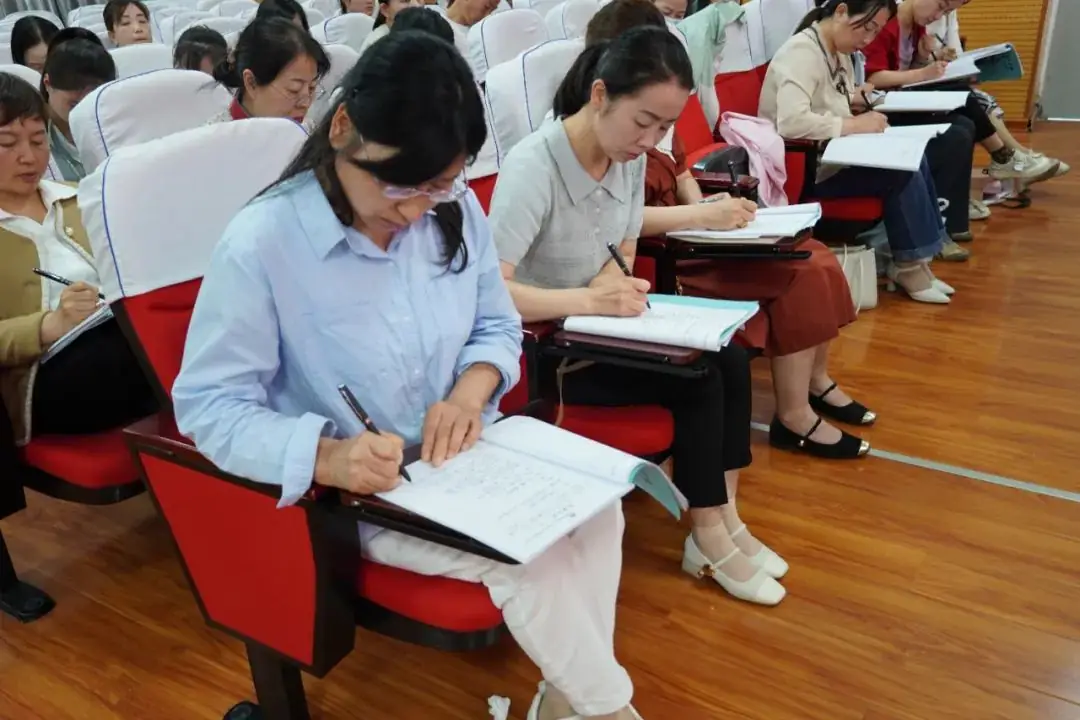 【大雁塔小学教育集团・送教篇】石华分校“名校+”共同体——洛南县第二小学送教送培交流活动 第21张 【大雁塔小学教育集团・送教篇】石华分校“名校+”共同体——洛南县第二小学送教送培交流活动 第21张