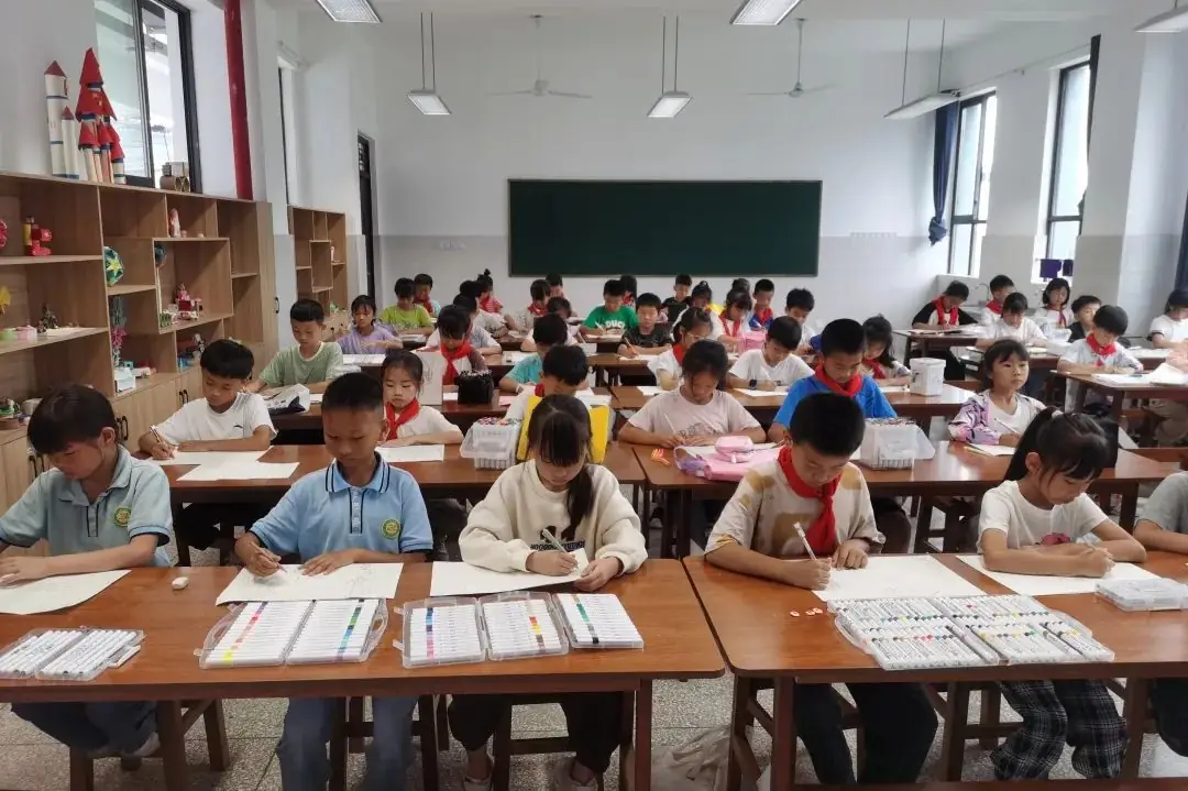 课间好时光!五福小学:让孩子们都躺下来休息! 第12张 课间好时光!五福小学:让孩子们都躺下来休息! 第12张