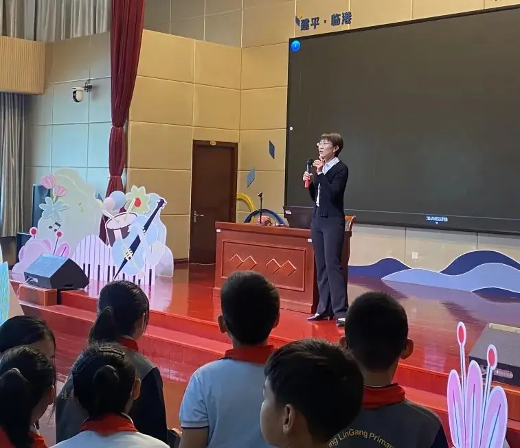 【第990期】建平临港小学 | 架桥梁 拓视野 增智慧 助启航 第19张 【第990期】建平临港小学 | 架桥梁 拓视野 增智慧 助启航 第19张
