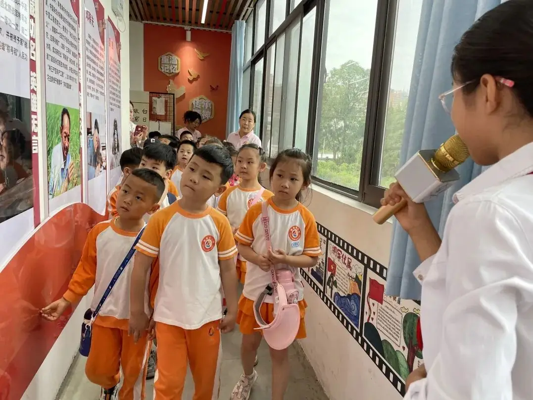 【未央学前.走进小学】走进小学 爱享成长—大班幼儿体验小学社会实践活动 第21张 【未央学前.走进小学】走进小学 爱享成长—大班幼儿体验小学社会实践活动 第21张