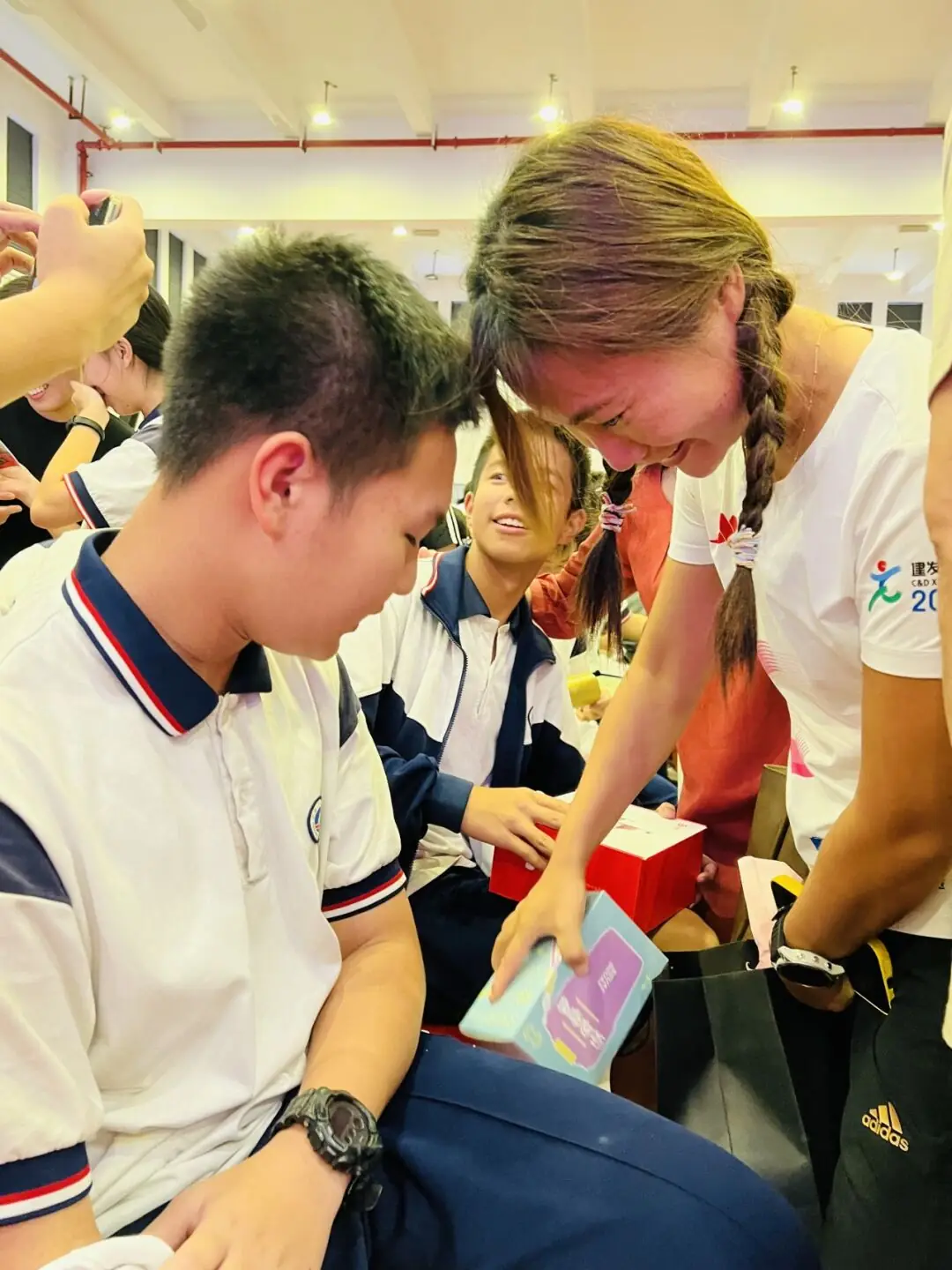 龙翔万里 决胜中考 ——广州市番禺区广铁一中铁英学校2024届初三年级中考冲刺动员大会 第54张 龙翔万里 决胜中考 ——广州市番禺区广铁一中铁英学校2024届初三年级中考冲刺动员大会 第54张