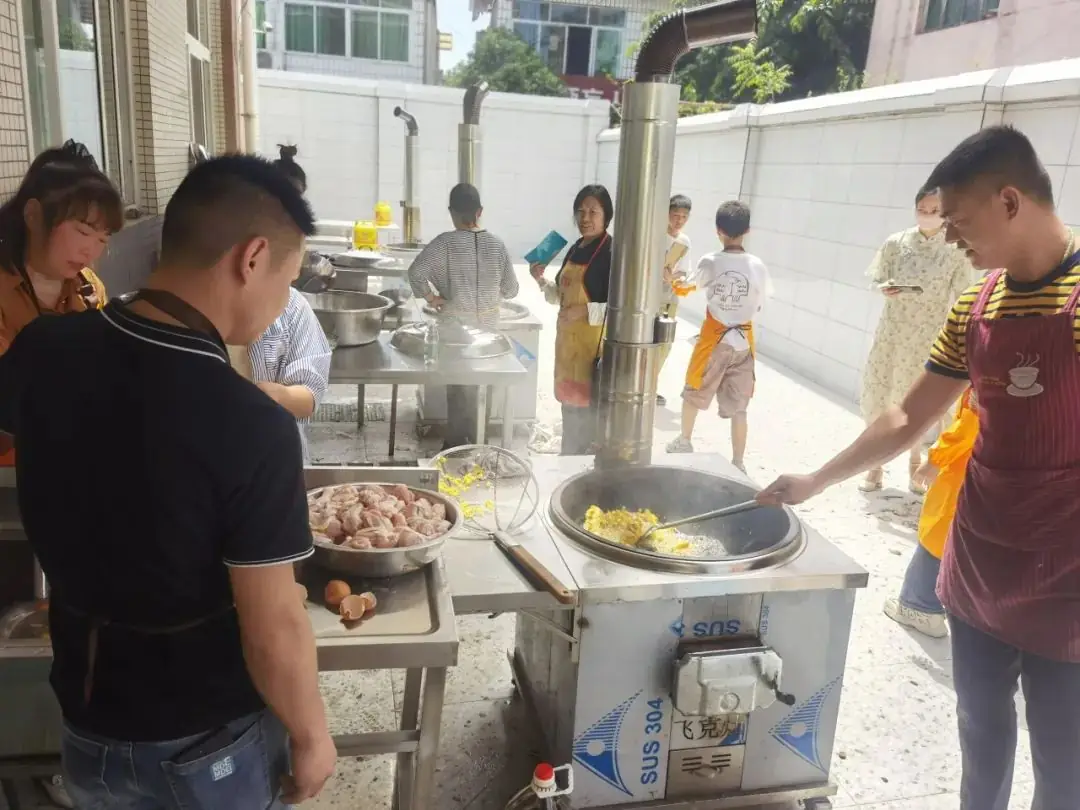 【鸣响 • 实践】崇平小学劳动实践课程“呦呦乐厨”之“烹”出精彩(五) 第24张