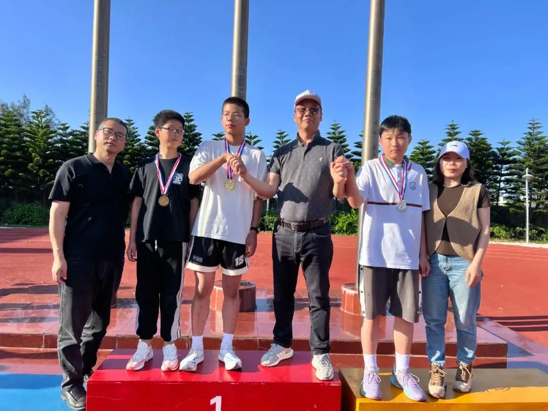 平潭岚城乡中心小学“绿色奥运,环保前行”第六届健体节 第64张 平潭岚城乡中心小学“绿色奥运,环保前行”第六届健体节 第64张