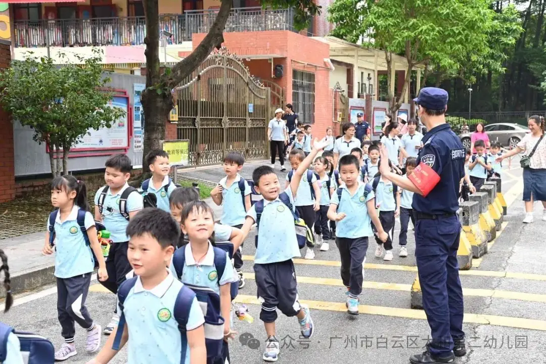 初探小学 ,“幼”见成长——太和第二幼儿园幼小衔接活动之参观龙归小学 第18张 初探小学 ,“幼”见成长——太和第二幼儿园幼小衔接活动之参观龙归小学 第18张