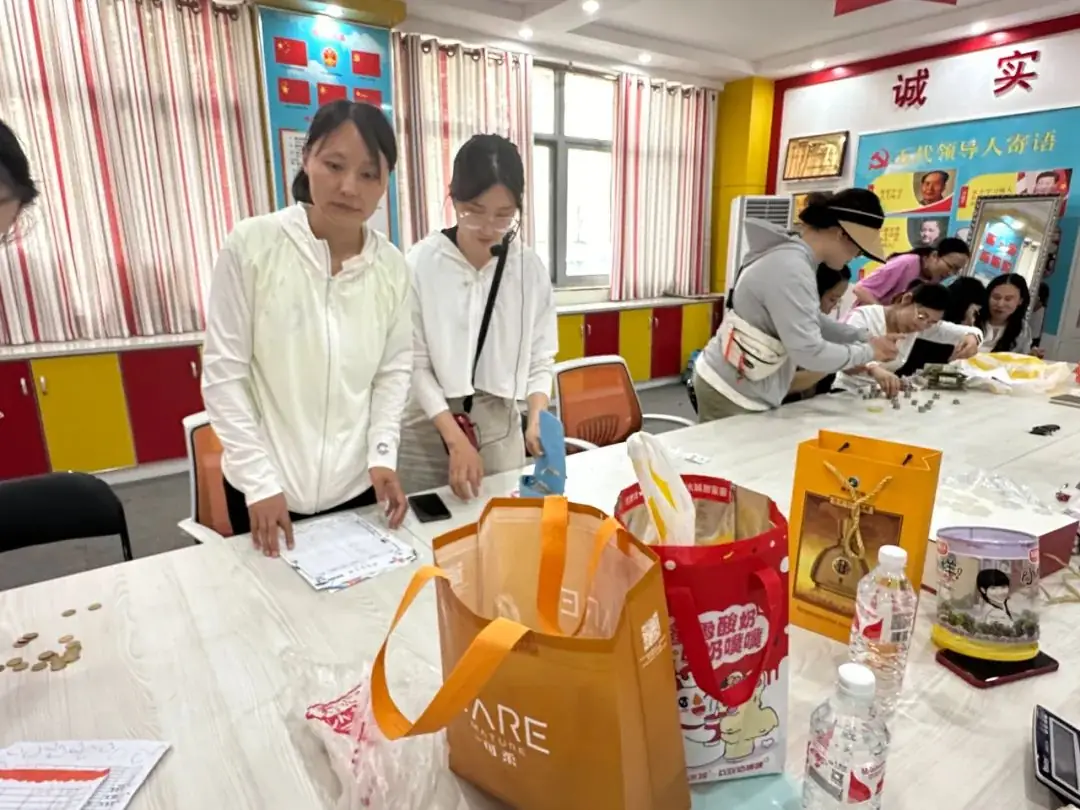 瞧,谁家的小学六一儿童节这样过!——郑州中学第四附属小学第三届爱心义卖暨社团展演活动 第73张 瞧,谁家的小学六一儿童节这样过!——郑州中学第四附属小学第三届爱心义卖暨社团展演活动 第73张