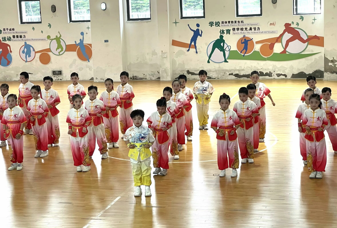 平潭岚城乡中心小学“绿色奥运,环保前行”第六届健体节 第45张 平潭岚城乡中心小学“绿色奥运,环保前行”第六届健体节 第45张