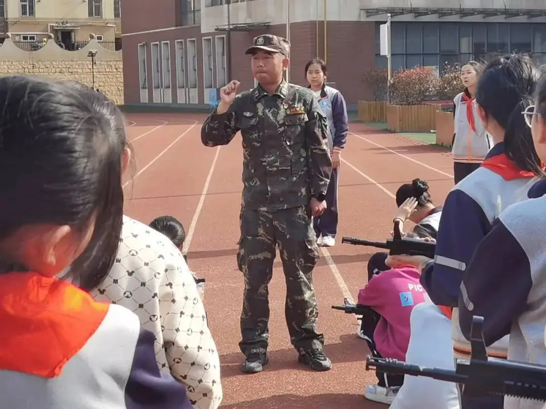 【喜报】崇明岛路小学在新区中小学生暨教职工运动会中喜获佳绩! 第13张