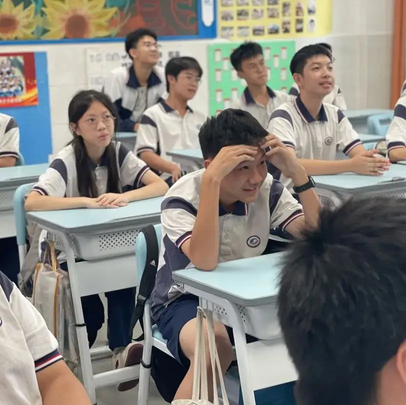 龙翔万里 决胜中考 ——广州市番禺区广铁一中铁英学校2024届初三年级中考冲刺动员大会 第107张 龙翔万里 决胜中考 ——广州市番禺区广铁一中铁英学校2024届初三年级中考冲刺动员大会 第107张