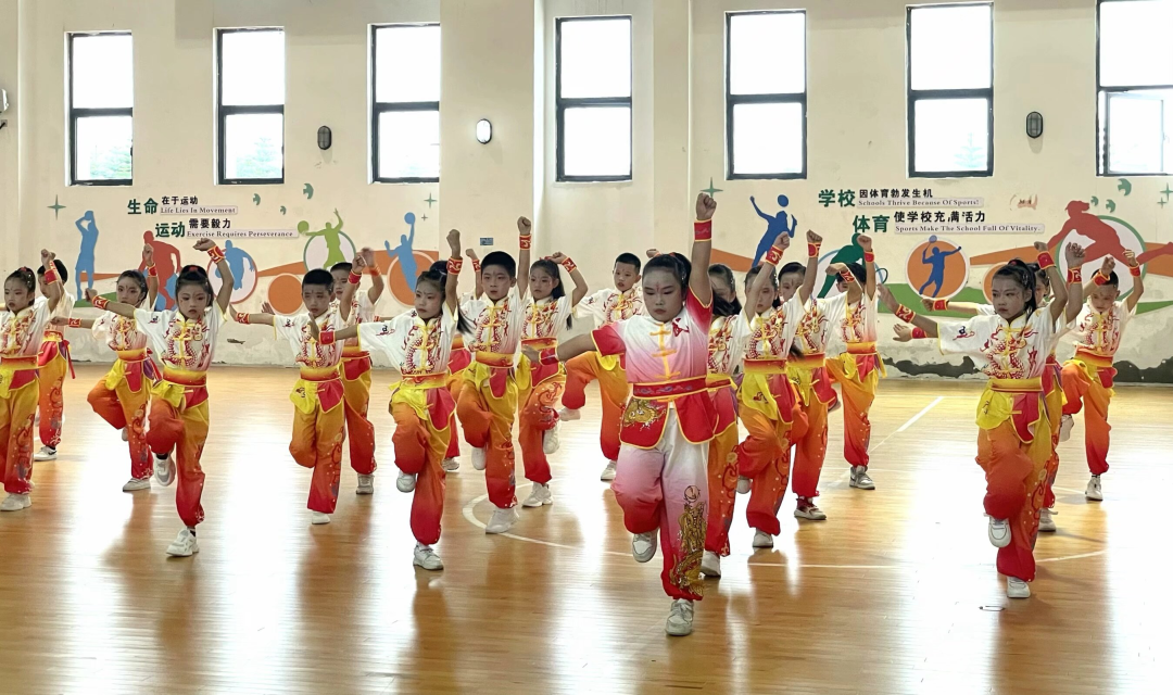 平潭岚城乡中心小学“绿色奥运,环保前行”第六届健体节 第47张 平潭岚城乡中心小学“绿色奥运,环保前行”第六届健体节 第47张