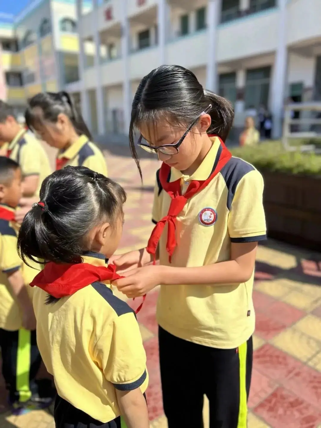 红领巾爱祖国,少年志谱华章——白奇民族小学一年级分批入队仪式 第26张 红领巾爱祖国,少年志谱华章——白奇民族小学一年级分批入队仪式 第26张