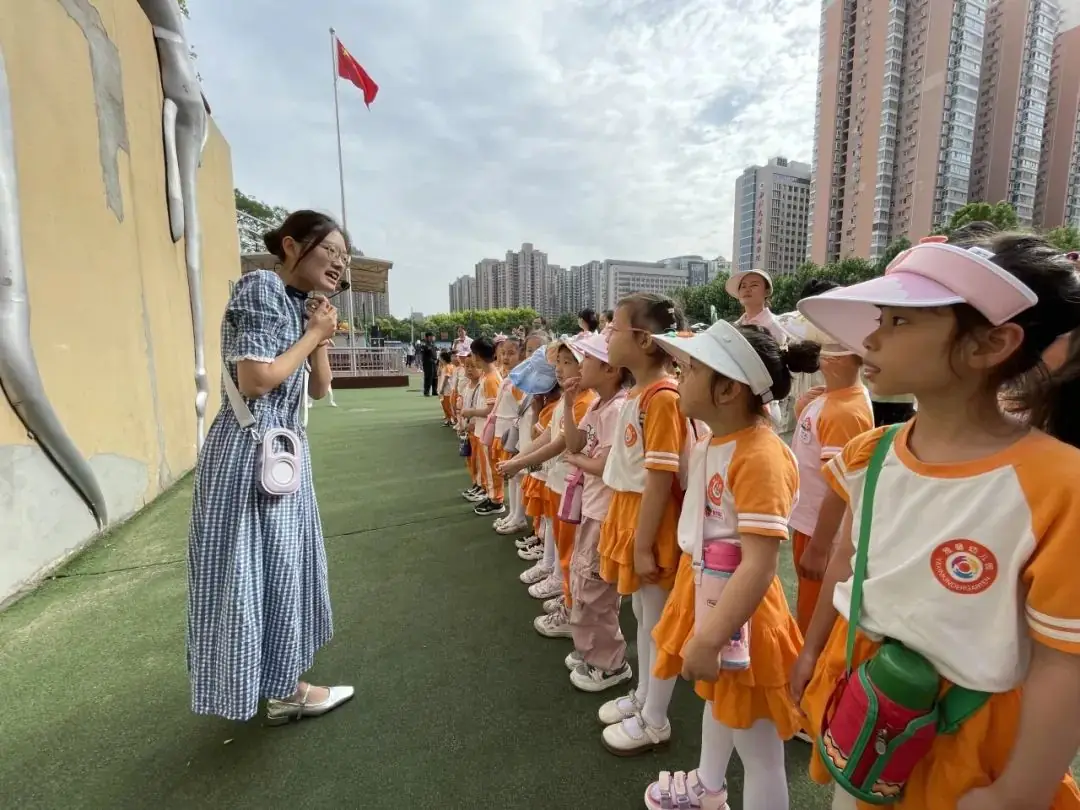 【未央学前.走进小学】走进小学 爱享成长—大班幼儿体验小学社会实践活动 第13张 【未央学前.走进小学】走进小学 爱享成长—大班幼儿体验小学社会实践活动 第13张