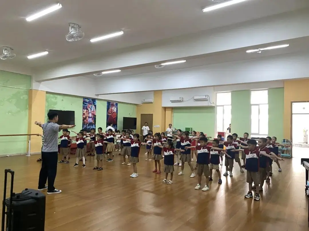 小学初探  筑梦新程----三亚市海棠区人才基地幼儿园参观小学活动 第30张