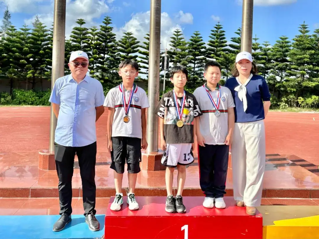 平潭岚城乡中心小学“绿色奥运,环保前行”第六届健体节 第65张 平潭岚城乡中心小学“绿色奥运,环保前行”第六届健体节 第65张