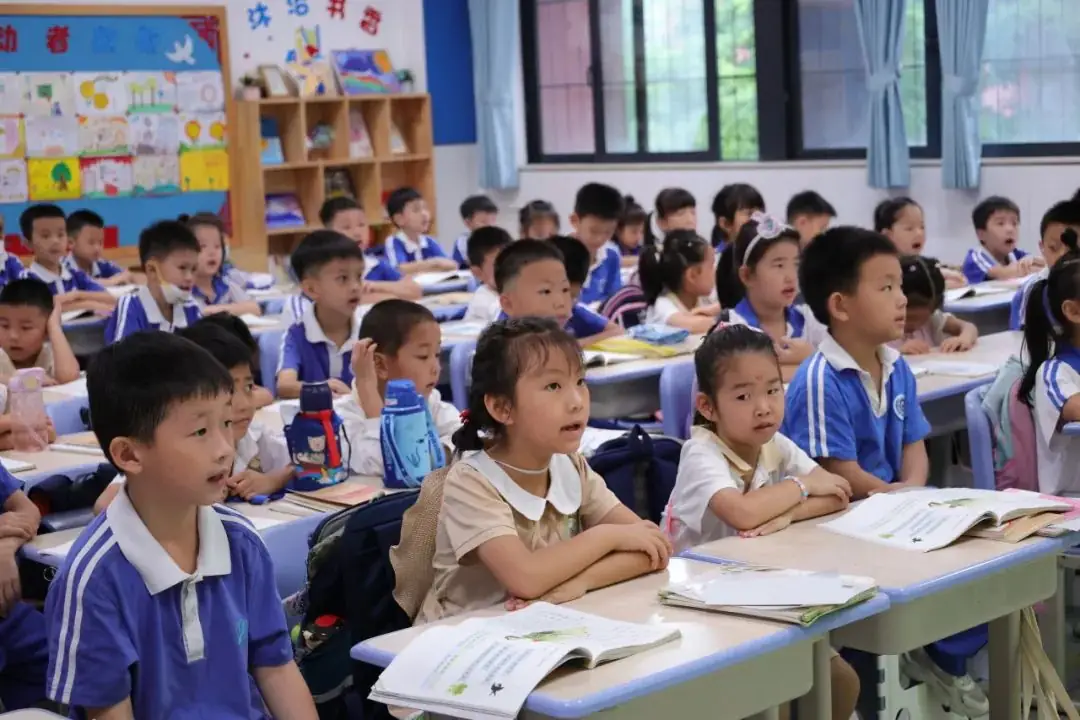 走进小学,幼见成长——宝澜雅苑幼儿园参观小学活动 第34张 走进小学,幼见成长——宝澜雅苑幼儿园参观小学活动 第34张