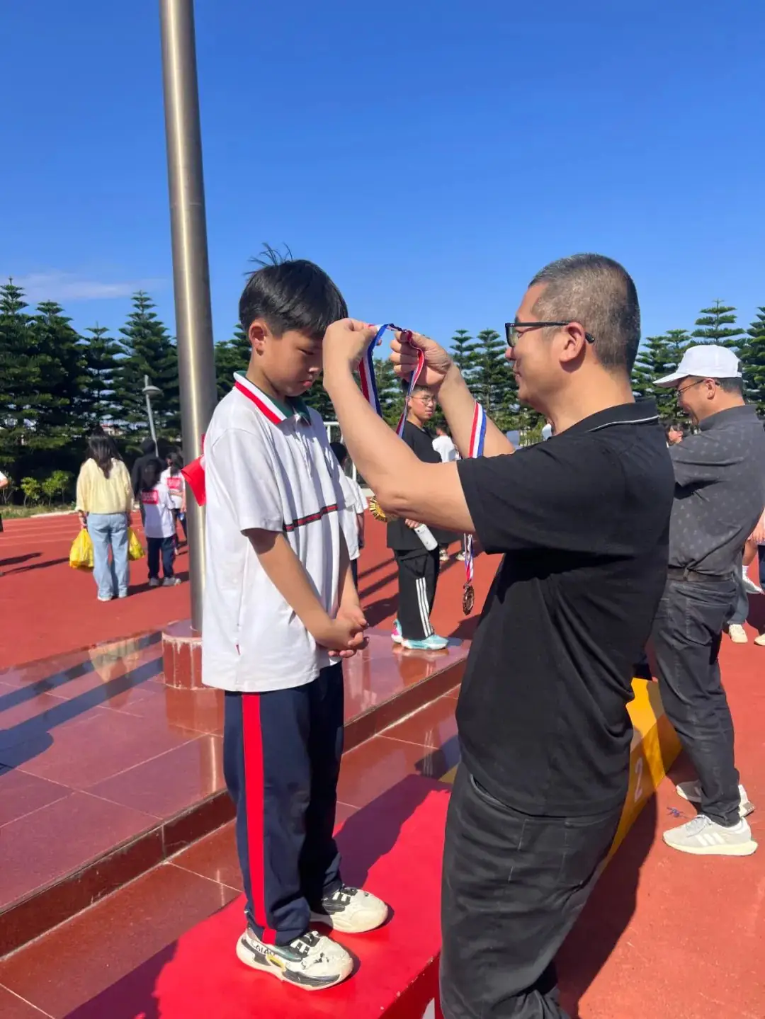 平潭岚城乡中心小学“绿色奥运,环保前行”第六届健体节 第70张 平潭岚城乡中心小学“绿色奥运,环保前行”第六届健体节 第70张
