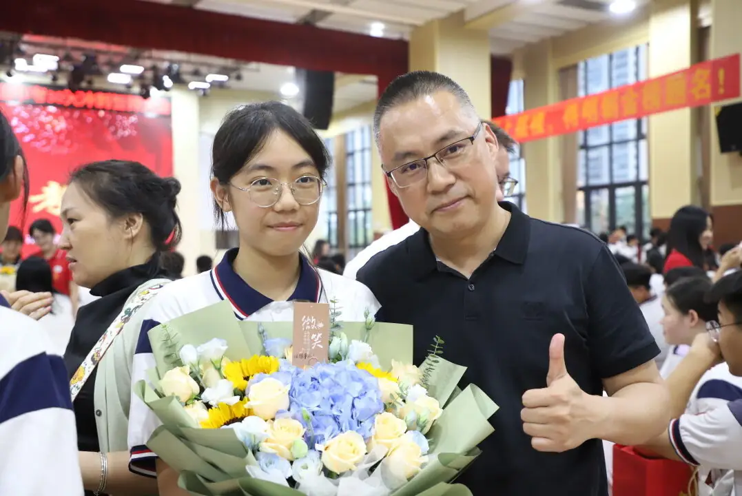 龙翔万里 决胜中考 ——广州市番禺区广铁一中铁英学校2024届初三年级中考冲刺动员大会 第61张 龙翔万里 决胜中考 ——广州市番禺区广铁一中铁英学校2024届初三年级中考冲刺动员大会 第61张