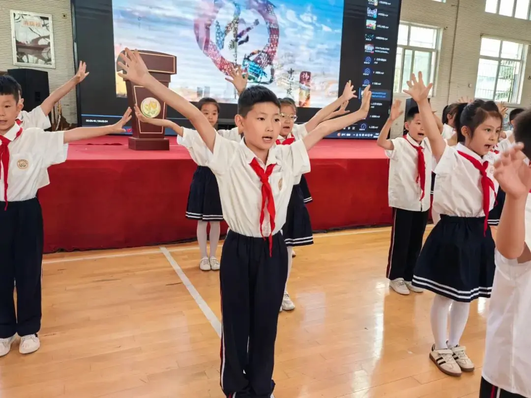 红领巾爱祖国——金谟小学少先队新队员入队仪式 第28张 红领巾爱祖国——金谟小学少先队新队员入队仪式 第28张