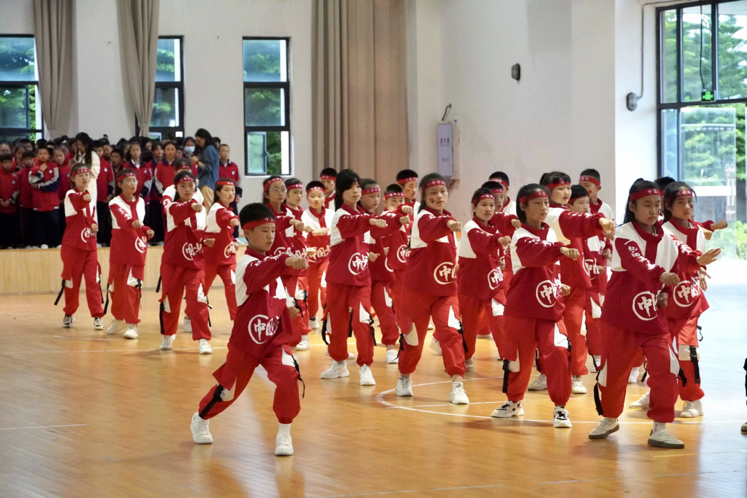 平潭岚城乡中心小学“绿色奥运,环保前行”第六届健体节 第42张 平潭岚城乡中心小学“绿色奥运,环保前行”第六届健体节 第42张