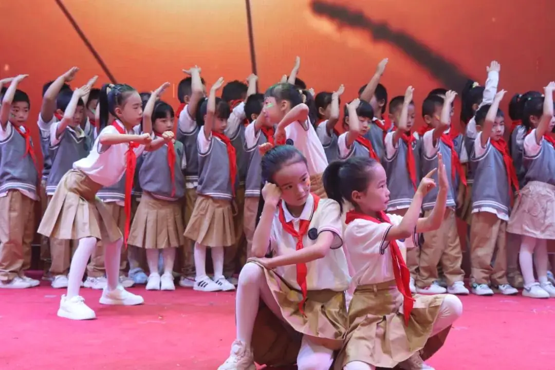 童心飞扬 梦想起航——曲靖经开区朝阳小学“六一”文艺汇演一年级专场 第49张 童心飞扬 梦想起航——曲靖经开区朝阳小学“六一”文艺汇演一年级专场 第49张