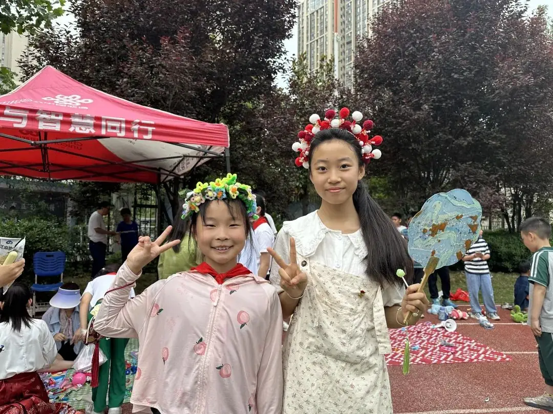 瞧,谁家的小学六一儿童节这样过!——郑州中学第四附属小学第三届爱心义卖暨社团展演活动 第51张 瞧,谁家的小学六一儿童节这样过!——郑州中学第四附属小学第三届爱心义卖暨社团展演活动 第51张
