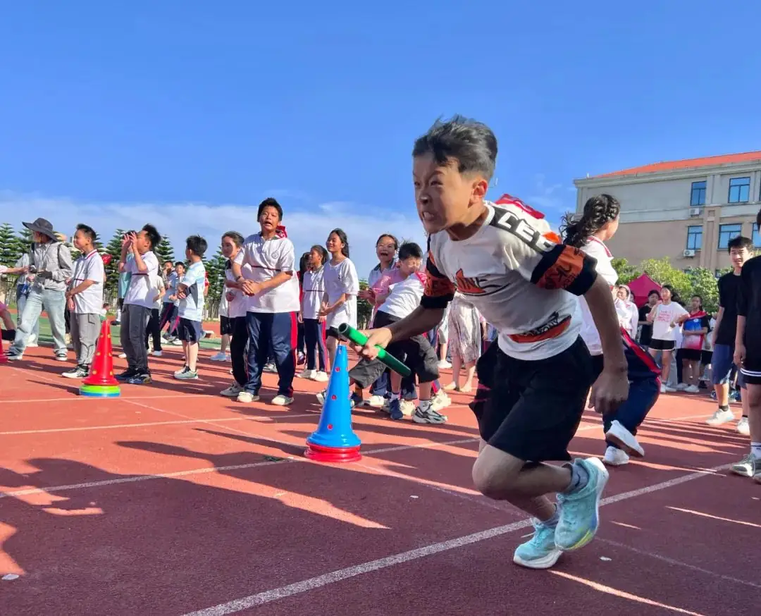 平潭岚城乡中心小学“绿色奥运,环保前行”第六届健体节 第37张 平潭岚城乡中心小学“绿色奥运,环保前行”第六届健体节 第37张