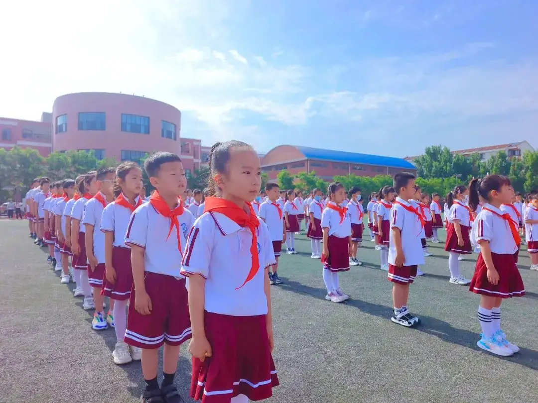 红领巾爱中国·争做新时代好队员——滨瑕小学举行主题队日暨2024年度一年级入队仪式 第10张 红领巾爱中国·争做新时代好队员——滨瑕小学举行主题队日暨2024年度一年级入队仪式 第10张