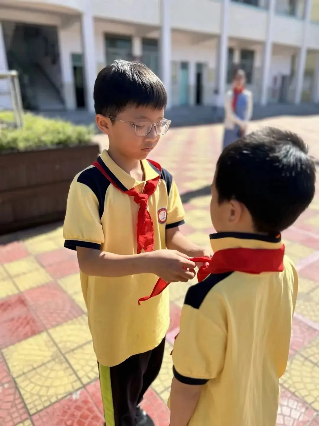 红领巾爱祖国,少年志谱华章——白奇民族小学一年级分批入队仪式 第23张 红领巾爱祖国,少年志谱华章——白奇民族小学一年级分批入队仪式 第23张