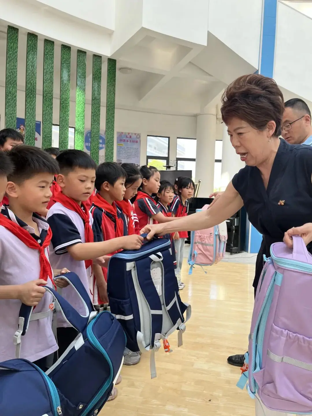幸福路小学:99公益  爱在幸福 第4张