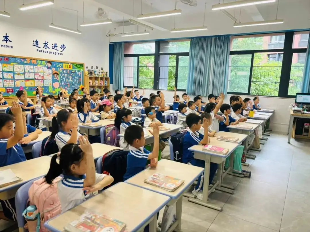 走进小学,幼见成长——宝澜雅苑幼儿园参观小学活动 第31张 走进小学,幼见成长——宝澜雅苑幼儿园参观小学活动 第31张