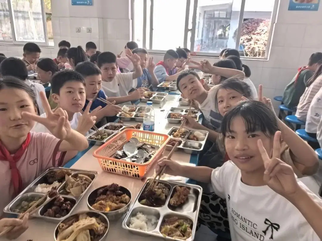 【鸣响 • 实践】崇平小学劳动实践课程“呦呦乐厨”之“烹”出精彩(五) 第82张