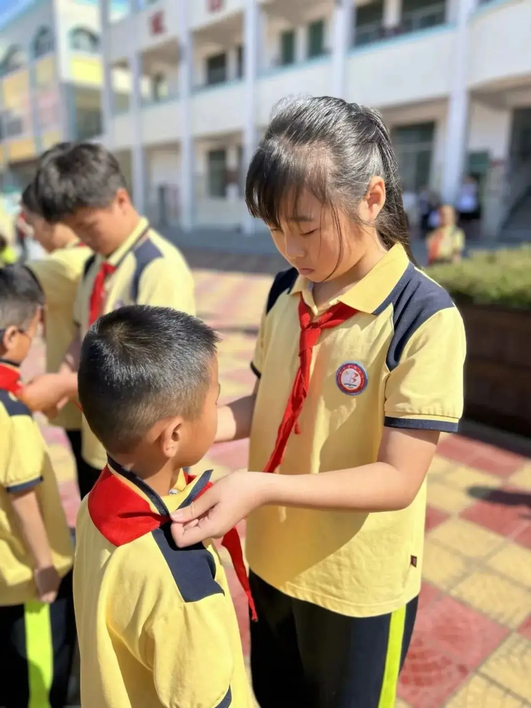 红领巾爱祖国,少年志谱华章——白奇民族小学一年级分批入队仪式 第27张 红领巾爱祖国,少年志谱华章——白奇民族小学一年级分批入队仪式 第27张