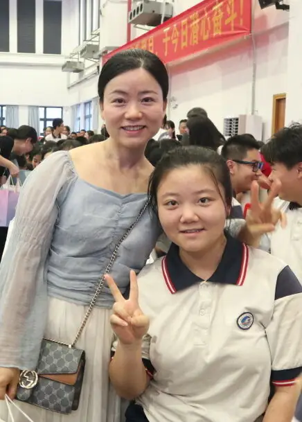 龙翔万里 决胜中考 ——广州市番禺区广铁一中铁英学校2024届初三年级中考冲刺动员大会 第59张 龙翔万里 决胜中考 ——广州市番禺区广铁一中铁英学校2024届初三年级中考冲刺动员大会 第59张